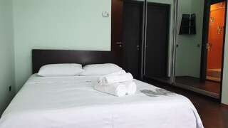 Гостевой дом More than a hotel Тбилиси Двухместный номер Делюкс с 1 кроватью (для 2 взрослых и 1 ребенка)-3